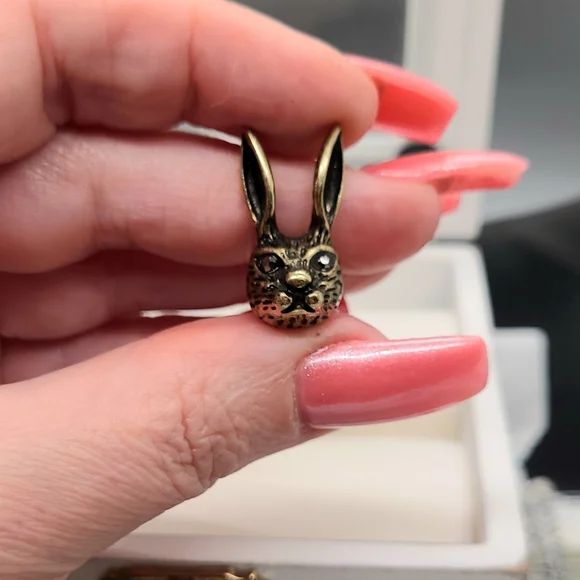 Vintage Estate Bunny Rabbit Crystal Stud Gold Earrings - Picture 4 of 16
